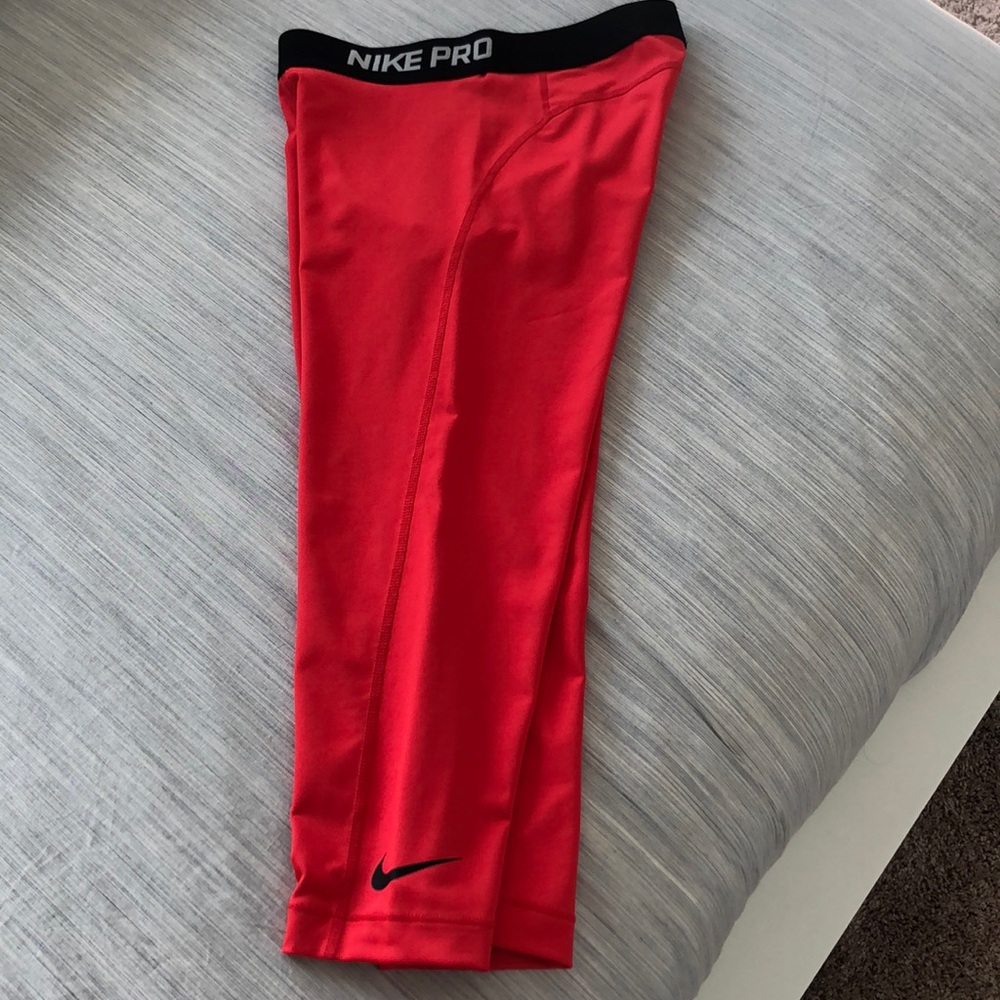 Nike Pro Womens Cropped Leggings
